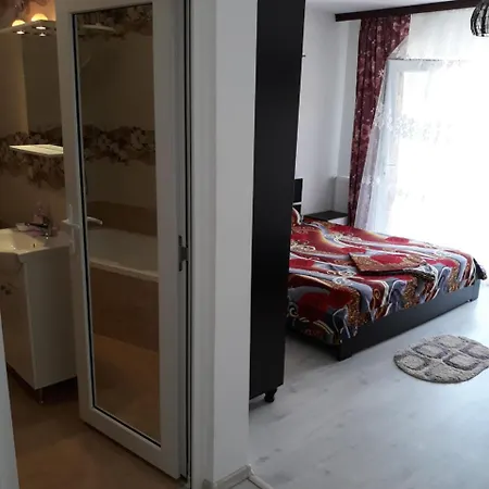 Nikol Δωμάτια σε οικογενειακή κατοικία Năvodari