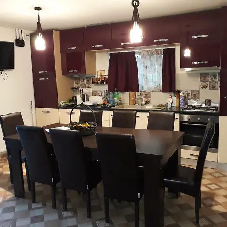 Δωμάτια σε οικογενειακή κατοικία Nikol *